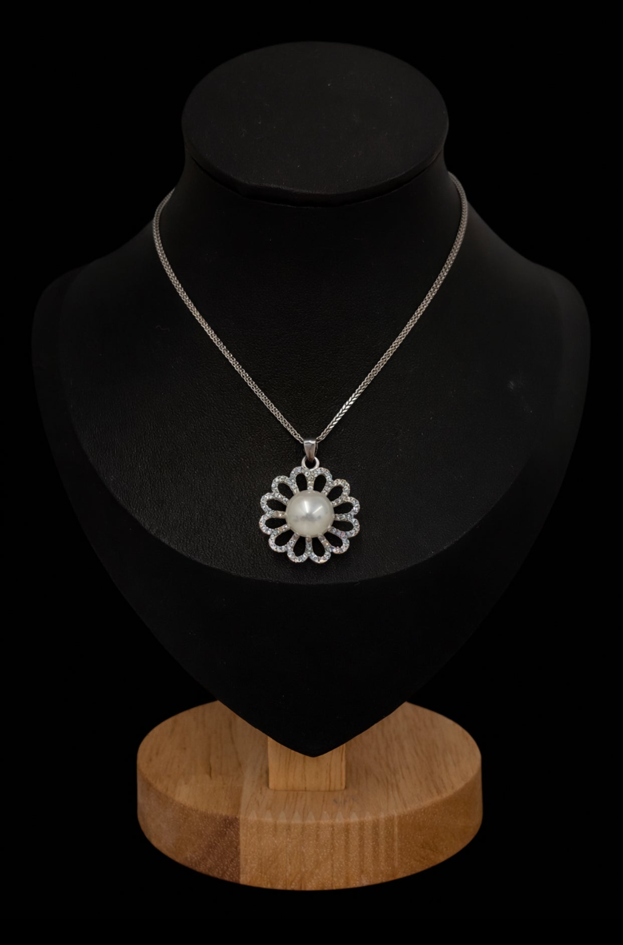 Luna Pearl Halsband